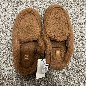 GAP Tan Plush Slippers